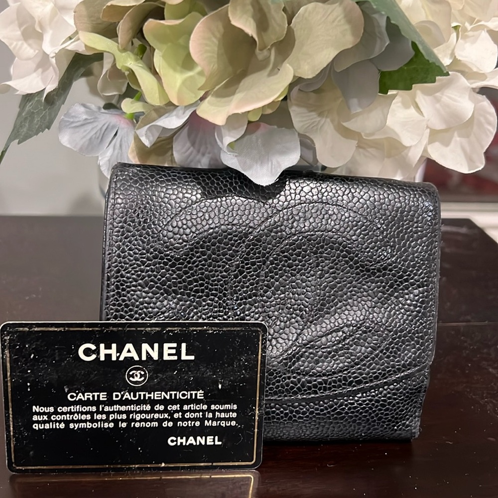 CHANEL Vintage Black Textured Leather CC Wallet – Early 2000s